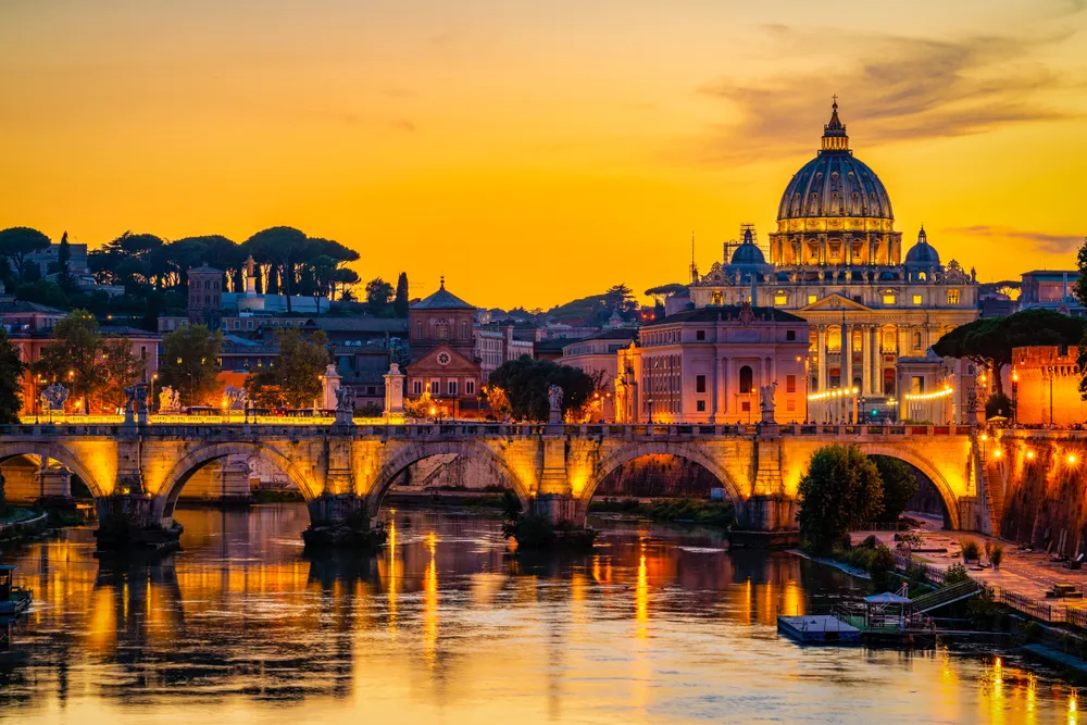 Cool Down in Rome: Top Bars to Refresh and Enjoy the Eternal City