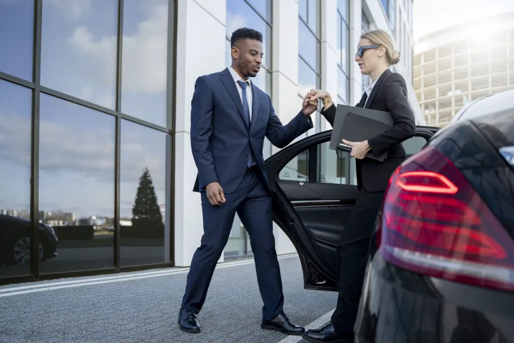 Booking Amsterdam Airport Transportation in advanced, is it worth it?
