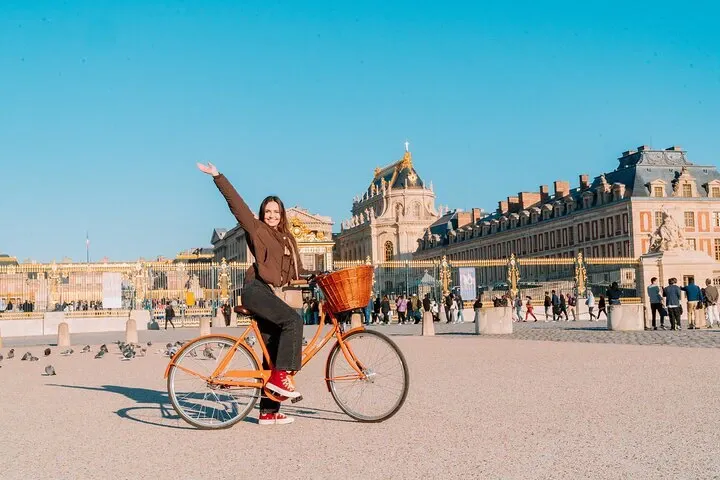 Versailles Bike Tour with Market, Gardens, and Palace Visit