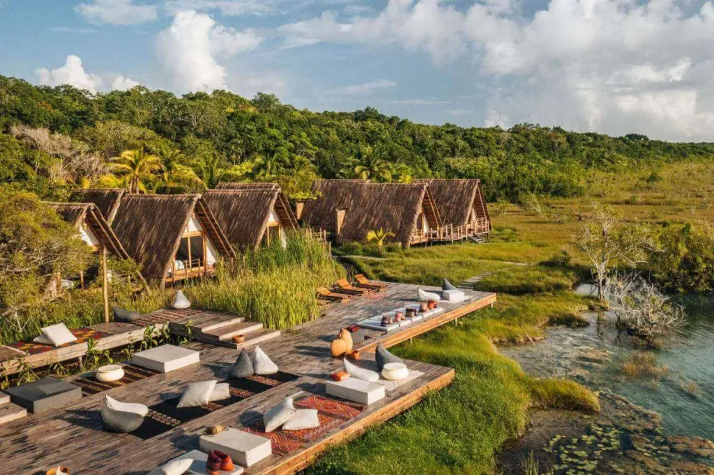 The Luxury Hotel Zone (North and South Coastal Roads)