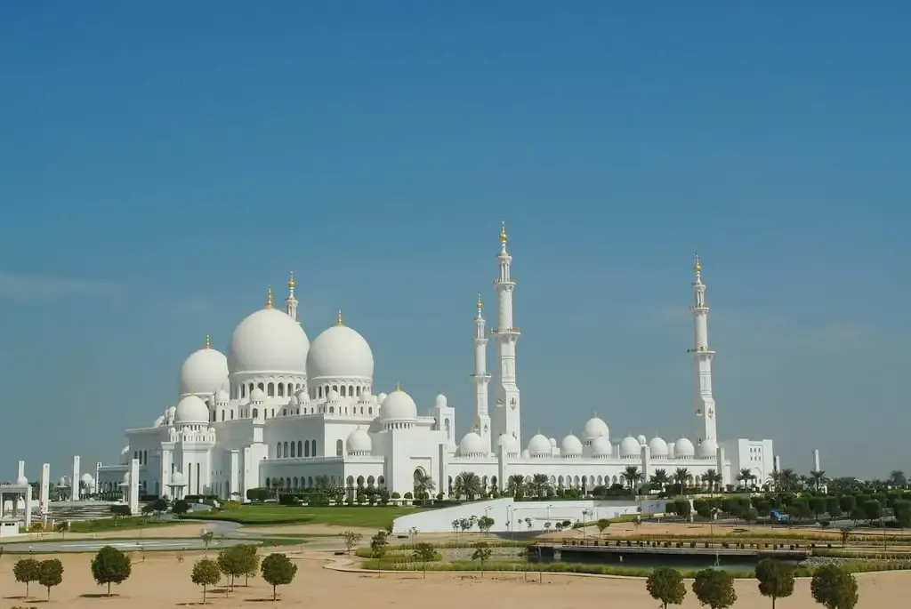 The Sheikh Zayed Grand Mosque is a monumental modern wonder in Abu Dhabi, famous for its opulent use of white marble, gold, and precious stones. 