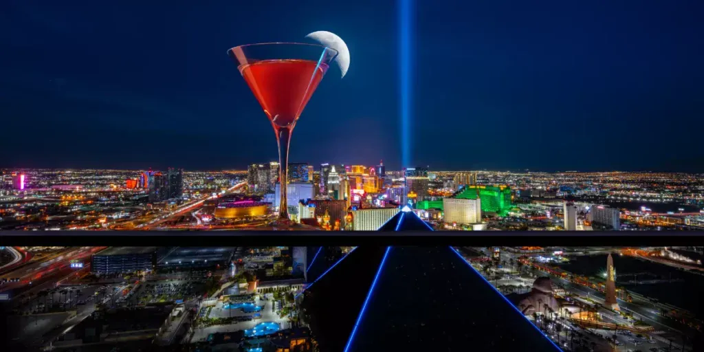 Skyfall Panoramic Lounge