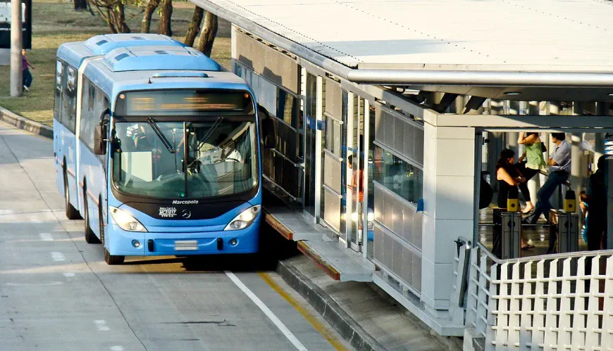 The Bus, Cali Airport