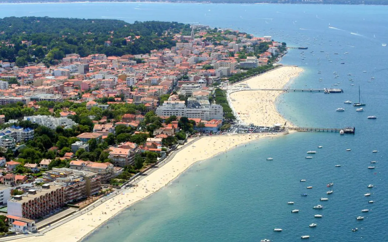 Arcachon about 1 hour from Bordeaux
