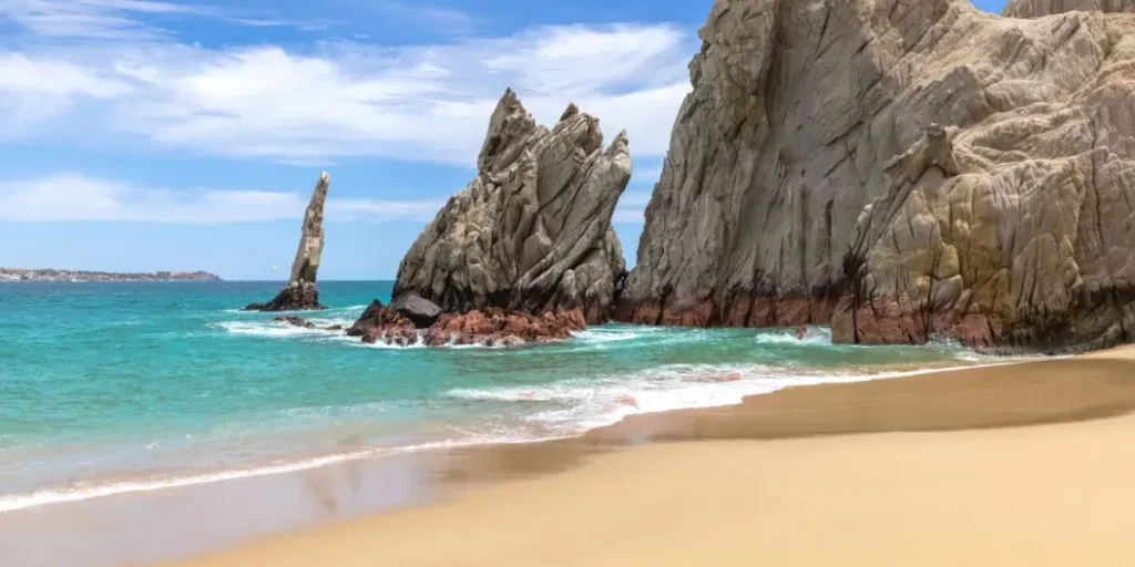 What’s the best season to visit  Los Cabos?