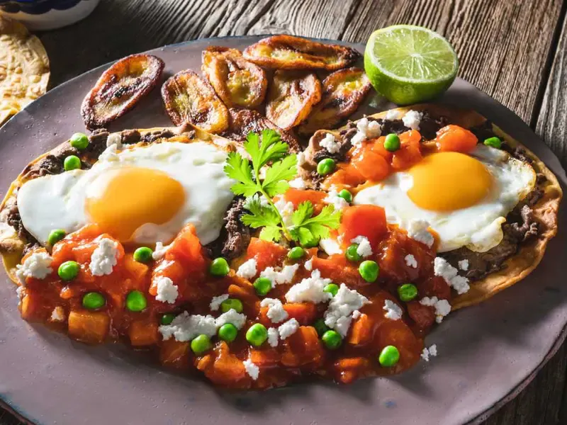 Huevos Motuleños