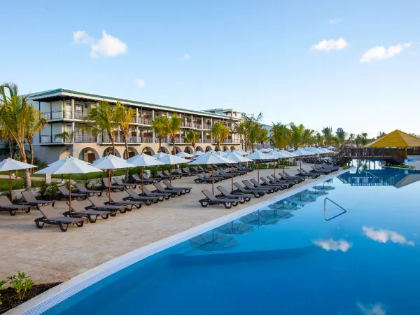 Ocean El Faro Punta Cana: Luxury, Fun, and Style Facing the Caribbean Sea