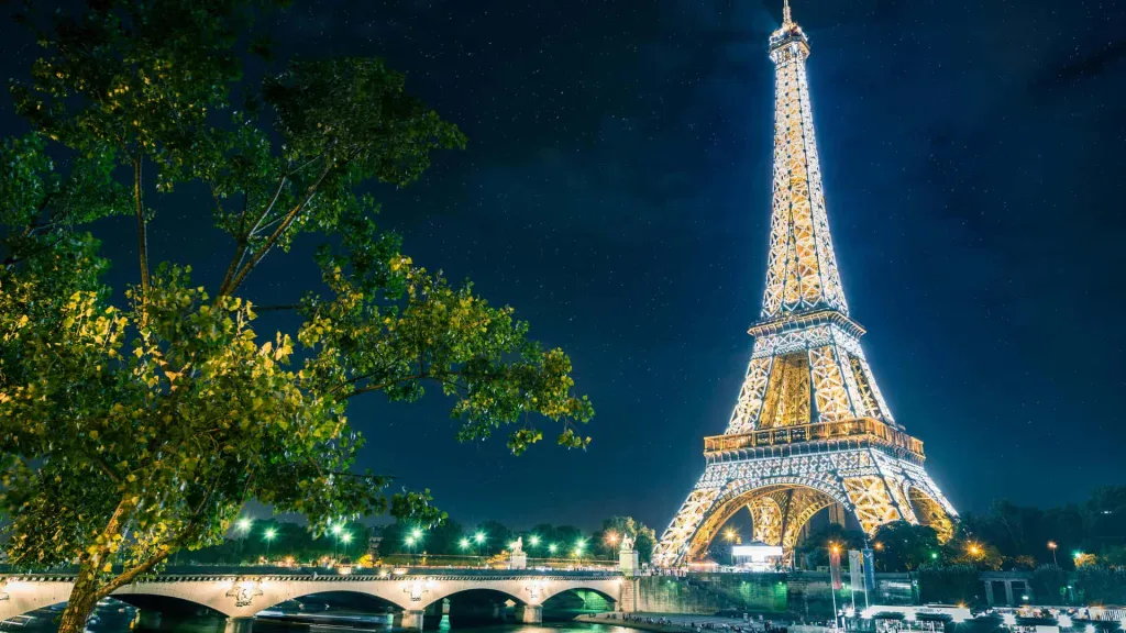 Paris Nightlife Guide: Best Clubs, Bars, and More