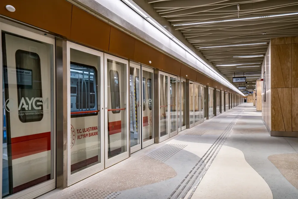 The Metro (M11)