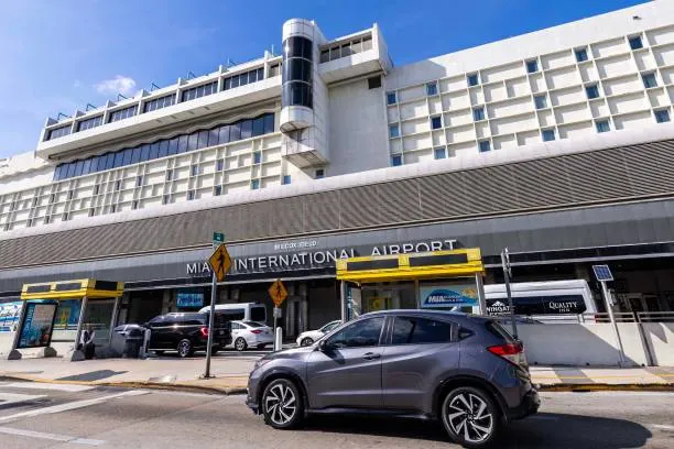 Hotels Near Miami Airport: Comfort, Prices &amp; Transportation Included