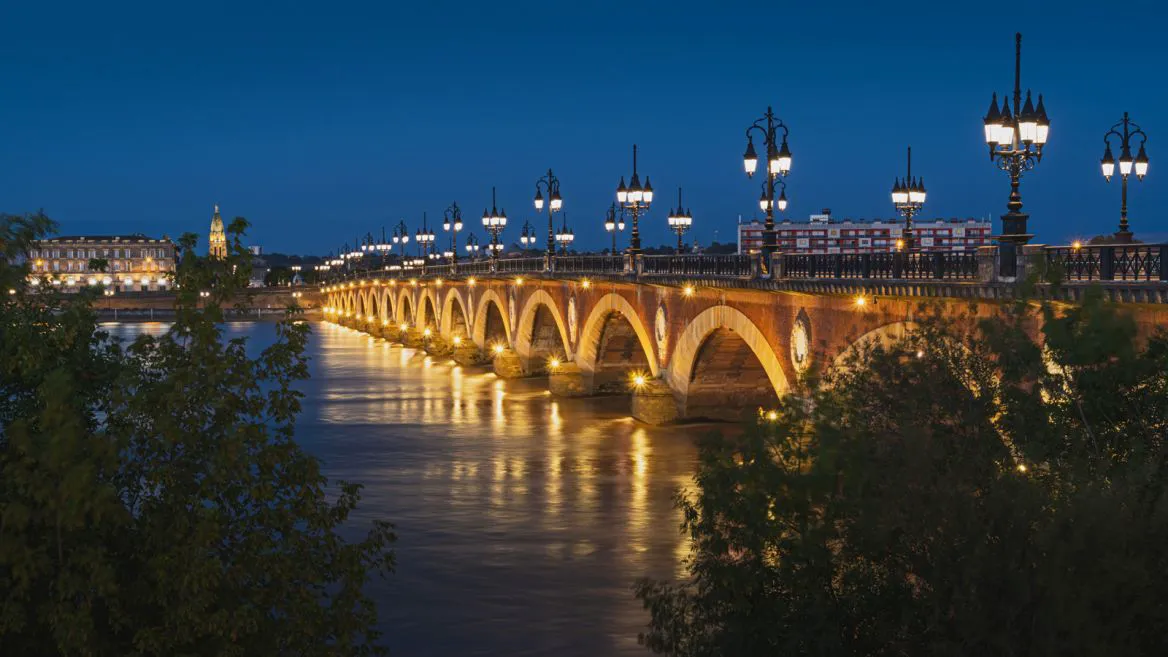 Bordeaux Nightlife Guide: Best clubs, bars and more.