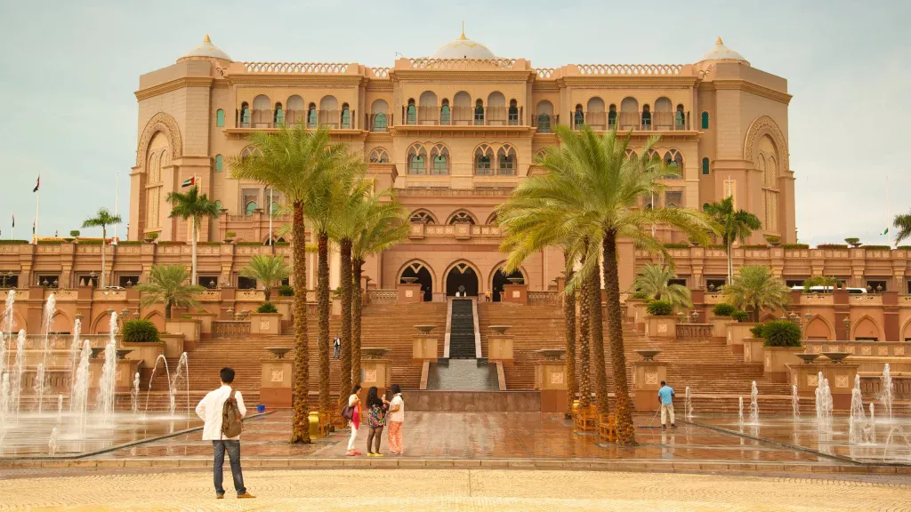Full-Day Sightseeing Tour of Abu Dhabi with Mosque Visit