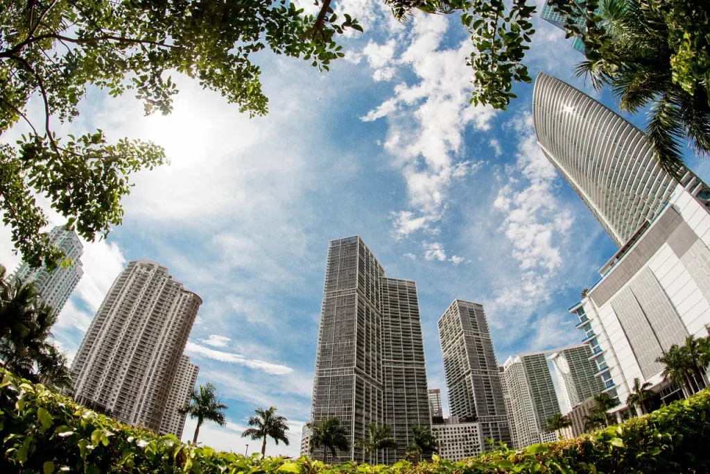 Miami Accommodation Guide for First-Time Travelers + Airport Transportation Options