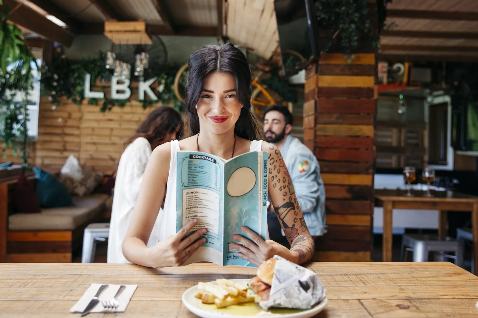 A foodies guide to Atenas: Best restaurants and local eats.