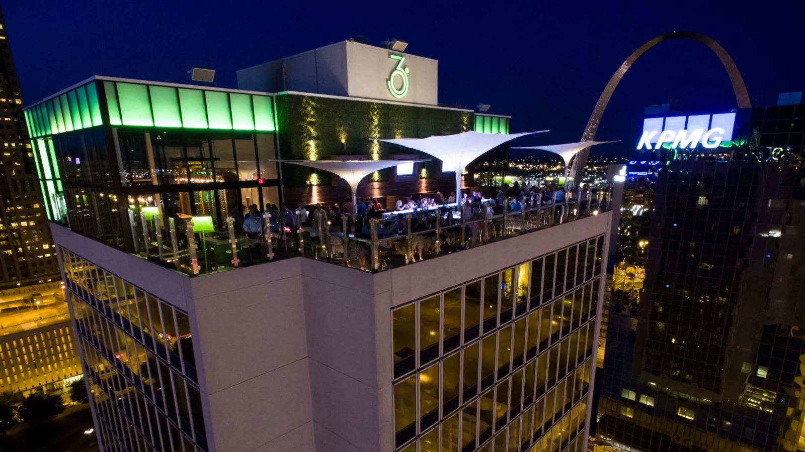 360 Rooftop at the Hilton St. Louis at the Ballpark offers panoramic views of Downtown and makes a great place to start the evening with a cocktail while watching the city light up