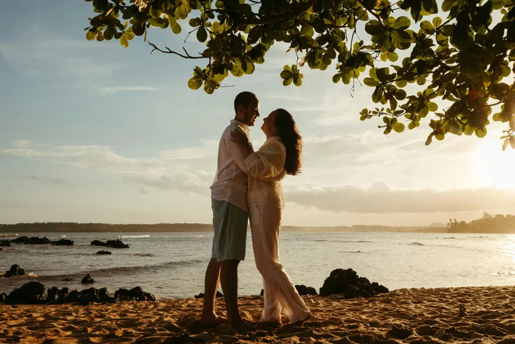 Romantic Dinners by the Sea: Best Spots for Couples