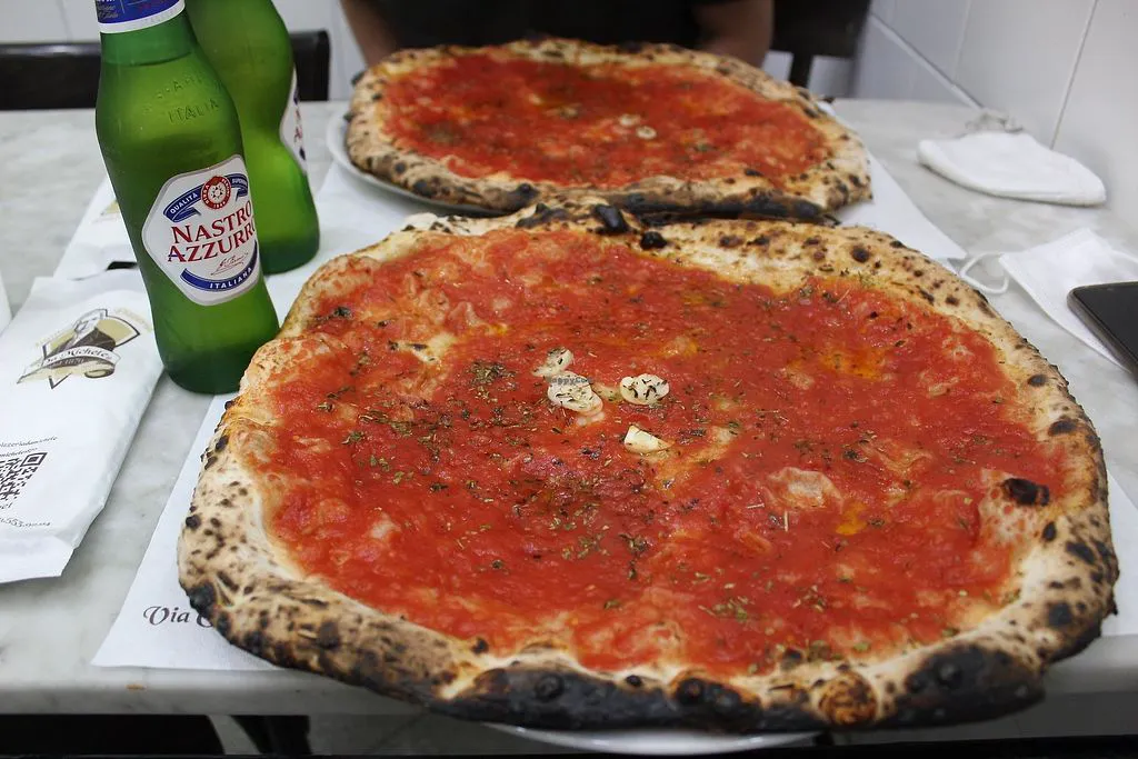 Eat Napolitanean Pizza, the original pizza!